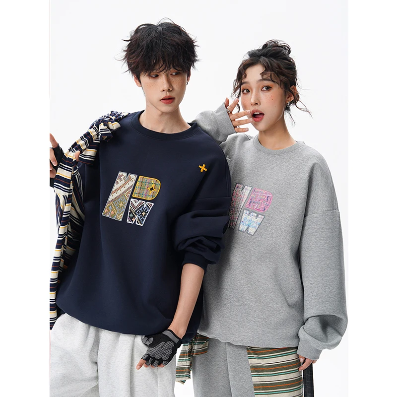 Походная пара на открытом воздухе, модная и удобная толстовка с вышивкой и круглым вырезом для весенне-осеннего модного универсального пуловера
Походная пара на открытом воздухе, модная и удобная толстовка с вышивкой и круглым вырезом для весенне-осеннего модного универсального пуловера