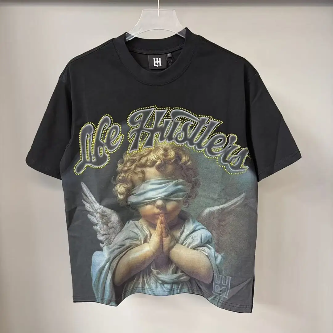 2026ss HUSTLERS Masked Angel Printed Hotfix Rhinestone Logo Men Retro T shirts Oversized Cotton Men Casual T shirt
2026ss HUSTLERS Masked Angel Printed Hotfix Rhinestone Logo Men Retro T shirts Oversized Cotton Men Casual T shirt