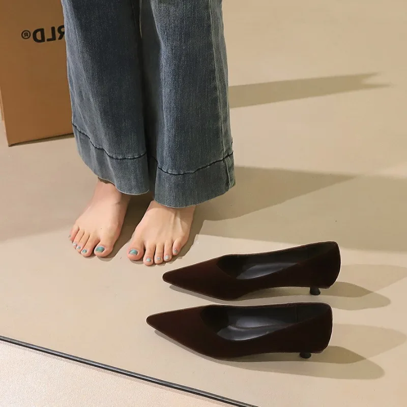 BIGTREE Women Low Heels Fashion Single Shoes Pointed Toe Shallow Mouth Flock 3CM Thin Heels Solid Wedding Party Women's Shoes
BIGTREE Women Low Heels Fashion Single Shoes Pointed Toe Shallow Mouth Flock 3CM Thin Heels Solid Wedding Party Women's Shoes