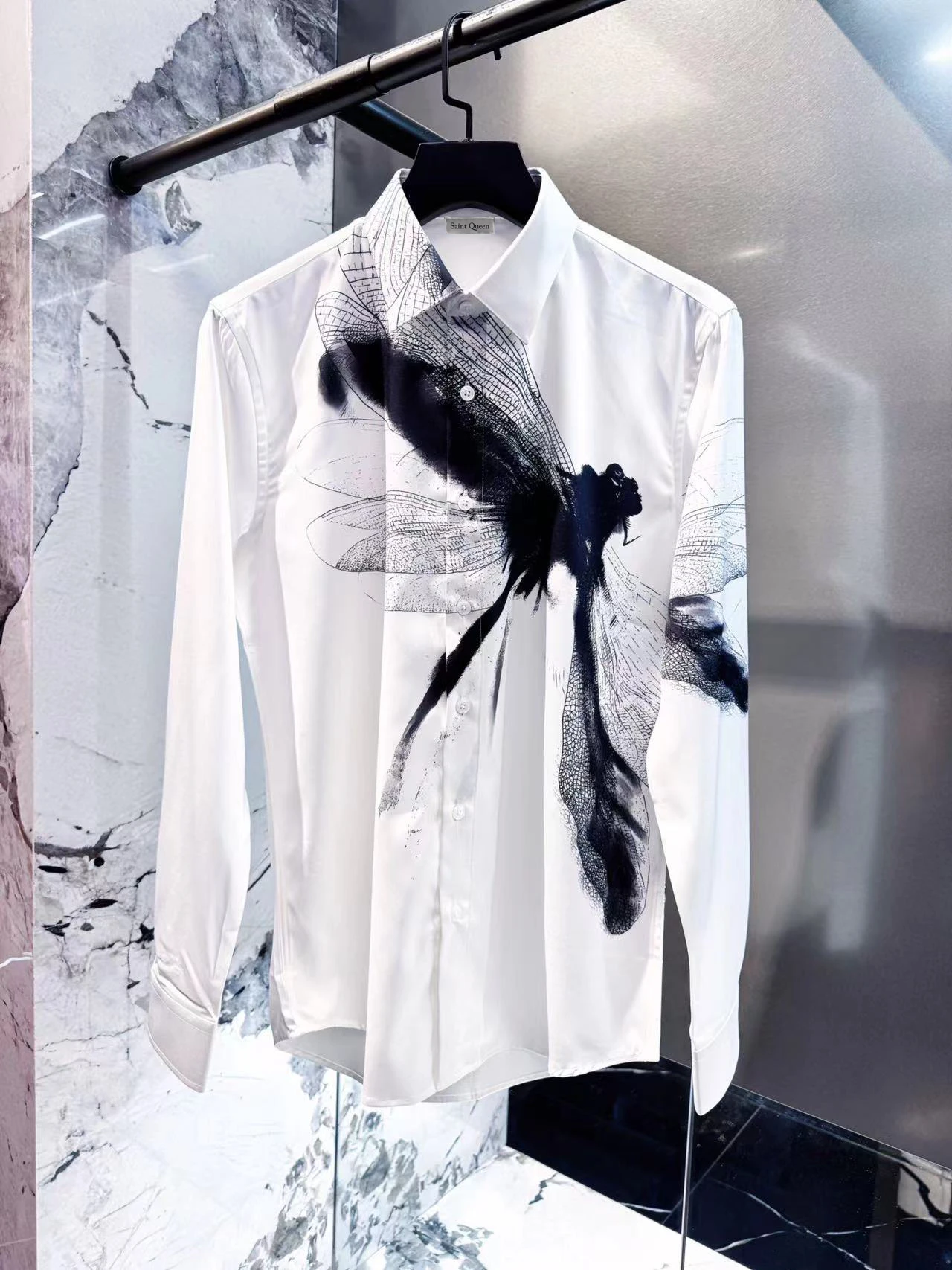 Men's White Long Sleeve Shirt with Dragonfly Print Designer Style Silk-like Smooth Fabric Casual Fashion Button-Down Shirt
Men's White Long Sleeve Shirt with Dragonfly Print Designer Style Silk-like Smooth Fabric Casual Fashion Button-Down Shirt