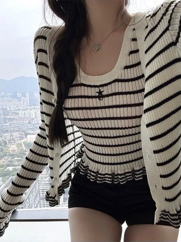 Fashionable Knitted Embroidered Striped Set Women's 2026 New Style Open Cardigan Crop Top High Waist Shorts Polyester Blend
Fashionable Knitted Embroidered Striped Set Women's 2026 New Style Open Cardigan Crop Top High Waist Shorts Polyester Blend