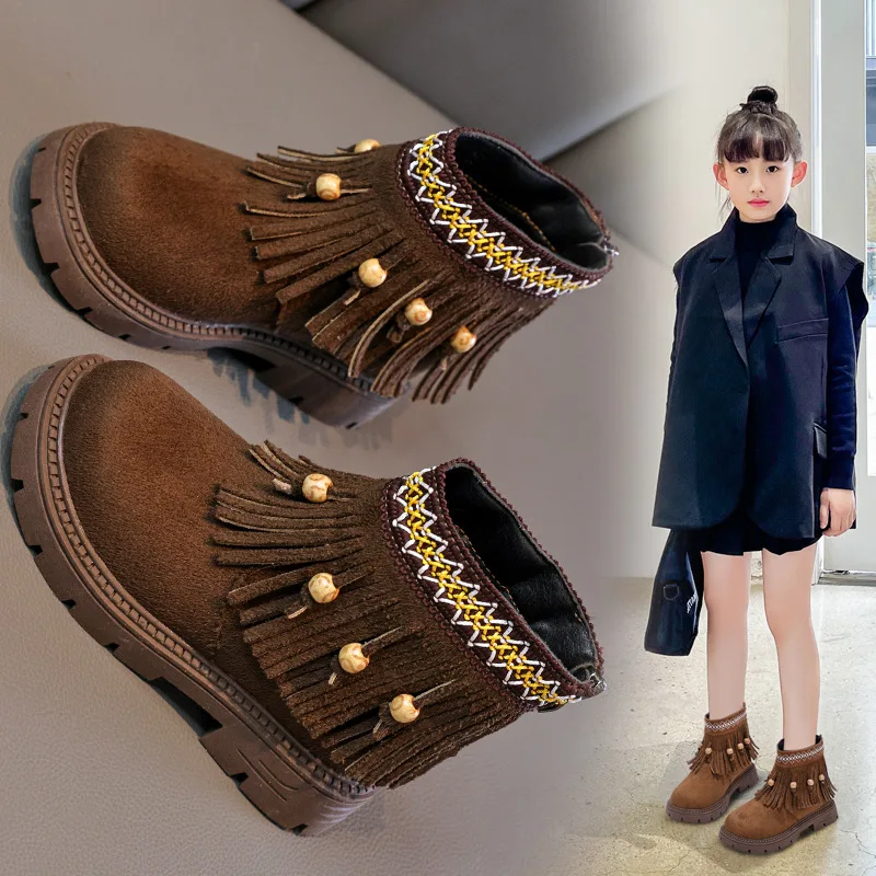 2025 Winter Girls' Tassel Princess Short Boots Ethnic Style Fleece Warm Kid's Boots Soft Soled Non-slip Casual Children's Shoes
2025 Winter Girls' Tassel Princess Short Boots Ethnic Style Fleece Warm Kid's Boots Soft Soled Non-slip Casual Children's Shoes