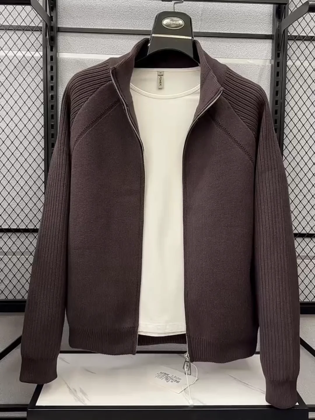 High Quality Men's Knitted Jacket Collar Autumn Winter New Arrival Fashion Business Versatile Stand Collar Knitwear Coat
High Quality Men's Knitted Jacket Collar Autumn Winter New Arrival Fashion Business Versatile Stand Collar Knitwear Coat