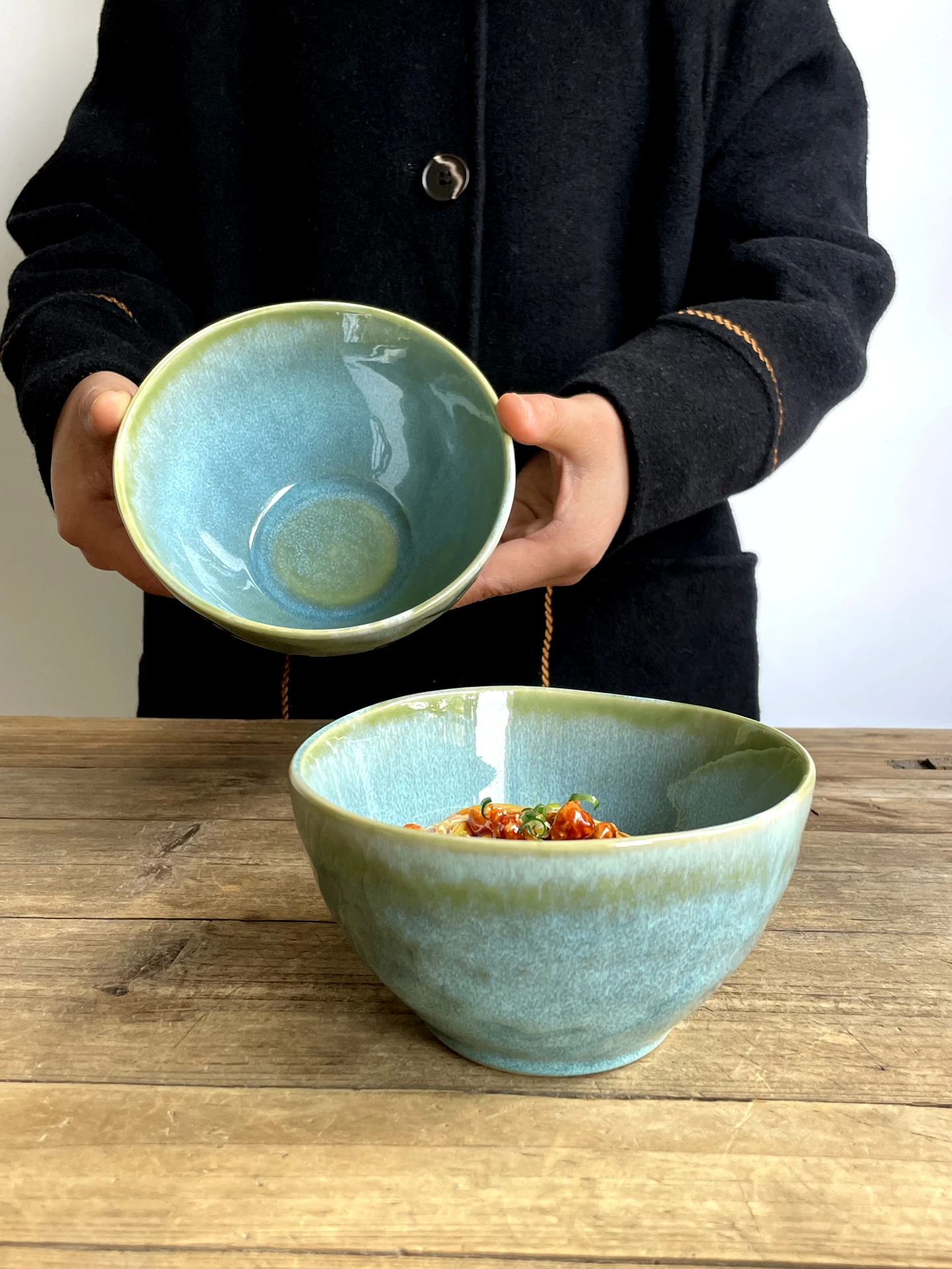 Elegant Ceramic Noodle Bowl Creative Underglaze Simple Small Soup Bowl Irregular Shape Salad Bowl for Daily Use And Parties
Elegant Ceramic Noodle Bowl Creative Underglaze Simple Small Soup Bowl Irregular Shape Salad Bowl for Daily Use And Parties