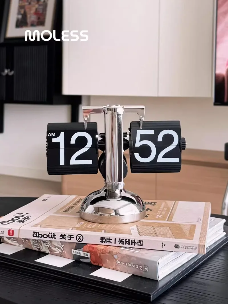 Modern simple living room home desktop mechanical clock decoration creative turning clock desktop ornament
Modern simple living room home desktop mechanical clock decoration creative turning clock desktop ornament