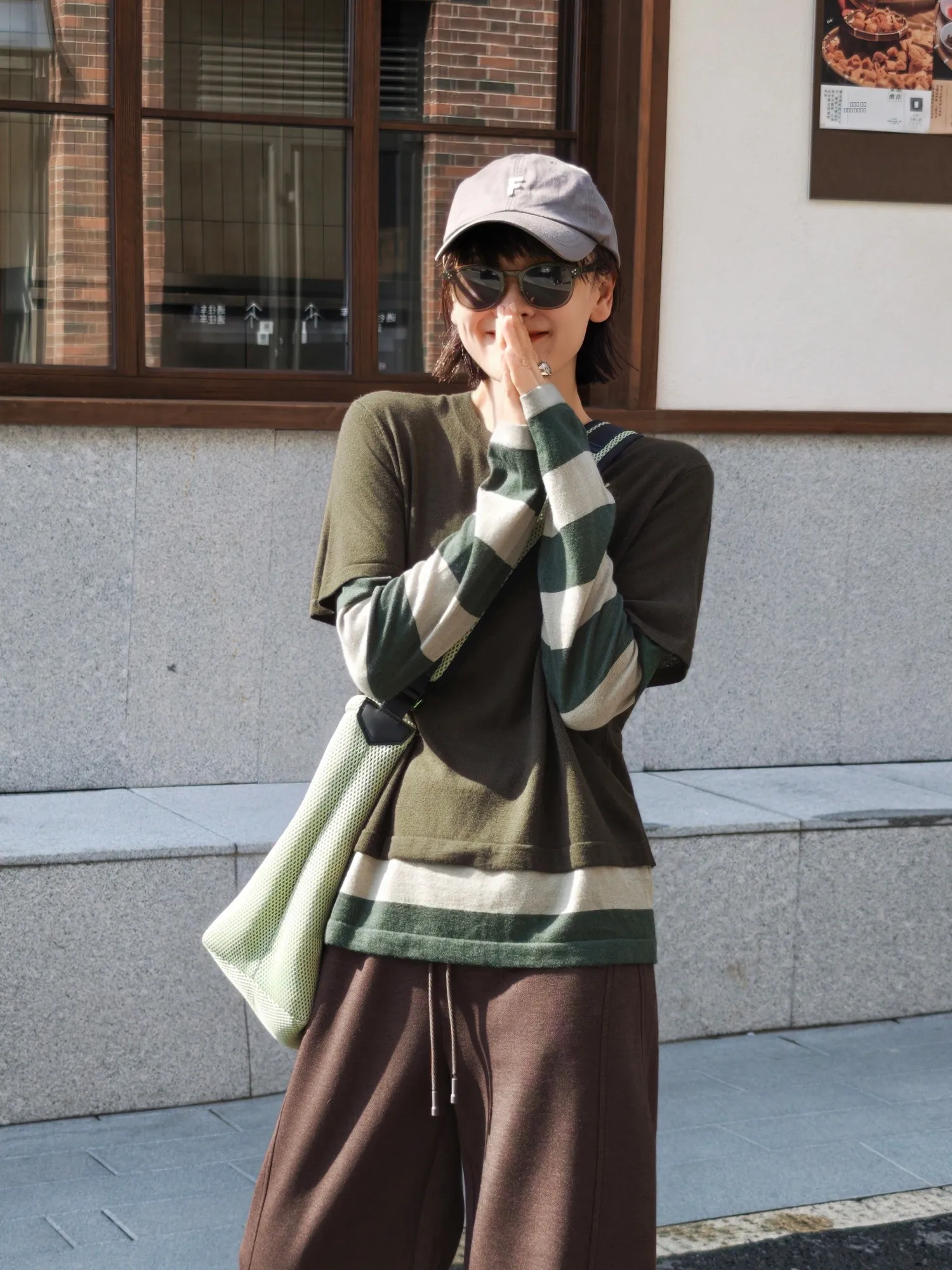 een Striped Patchwork Fake Two-Piece Woolen Knitted Sweater for Women Casual Loose Fit Long Sve round Ne Moisture-ng
een Striped Patchwork Fake Two-Piece Woolen Knitted Sweater for Women Casual Loose Fit Long Sve round Ne Moisture-ng