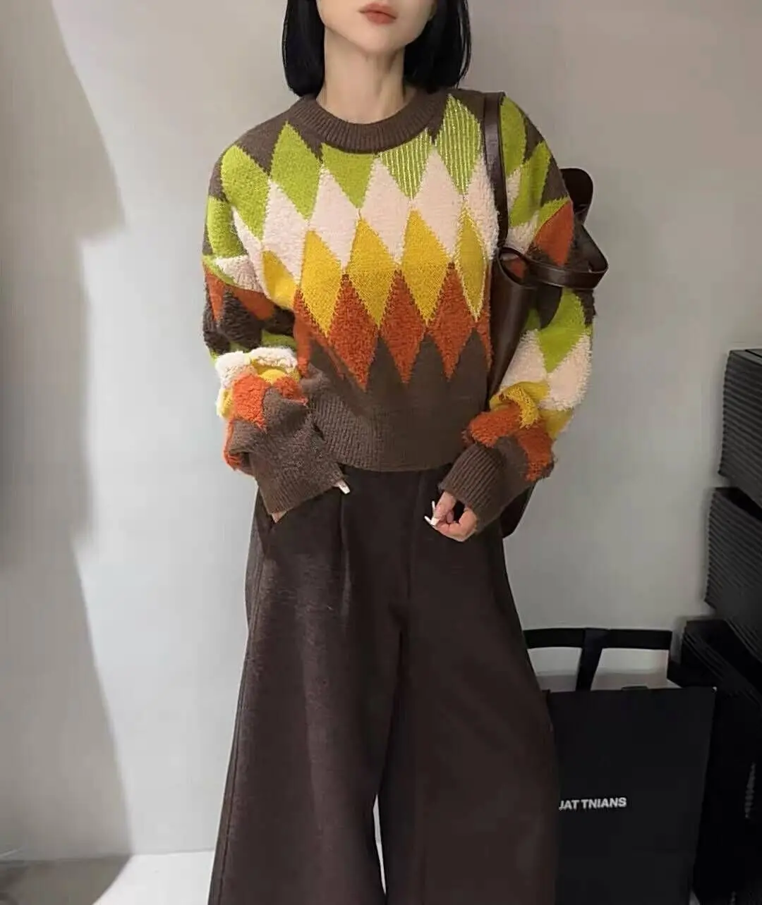 Пуловер в клетку в стиле ретро, женский уютный стиль, осень-зима, повседневный лоскутный свитер с длинными рукавами, универсальный трикотаж, цветной топ F295
Пуловер в клетку в стиле ретро, женский уютный стиль, осень-зима, повседневный лоскутный свитер с длинными рукавами, универсальный трикотаж, цветной топ F295