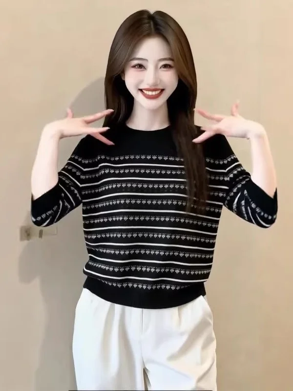 plus Size Women's Striped Ice Silk Short Sleeve Knitted Top Loose Fit Slimming Summer Fashionable Korean Style round Neck
plus Size Women's Striped Ice Silk Short Sleeve Knitted Top Loose Fit Slimming Summer Fashionable Korean Style round Neck