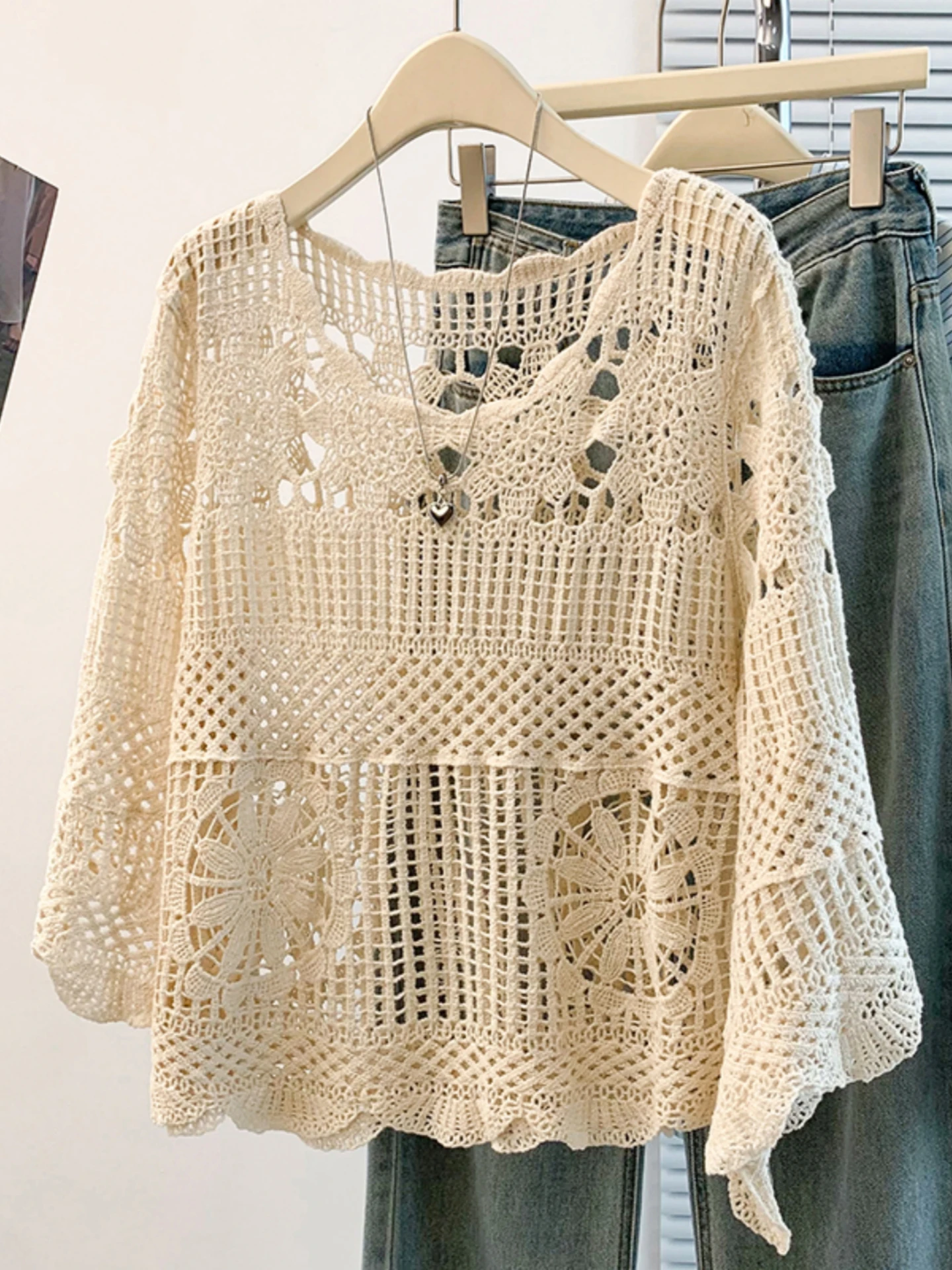 Women's Knitted Hollow out Top Bohemian Style Long Sleeve Casual Wear Spring Autumn New plus Size Slimming Cover up
Women's Knitted Hollow out Top Bohemian Style Long Sleeve Casual Wear Spring Autumn New plus Size Slimming Cover up