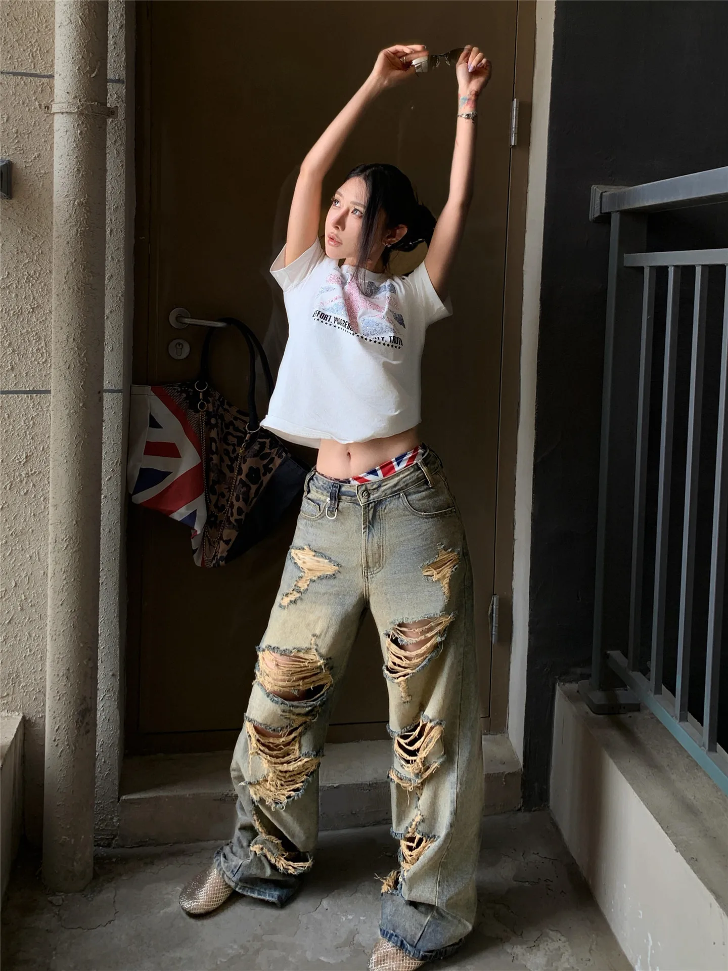 Retro American Streetwear Ripped Denim Jeans Women's Summer Thin Loose Slimming Taller Extended Length Poor Boy Pants
Retro American Streetwear Ripped Denim Jeans Women's Summer Thin Loose Slimming Taller Extended Length Poor Boy Pants