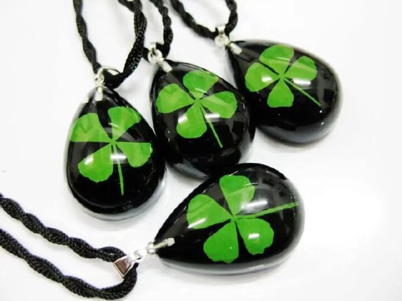 30 шт. настоящий четырехлистный кулон Lucky Clover Shamrock с черной спинкой в форме капли, подарок
30 шт. настоящий четырехлистный кулон Lucky Clover Shamrock с черной спинкой в форме капли, подарок
