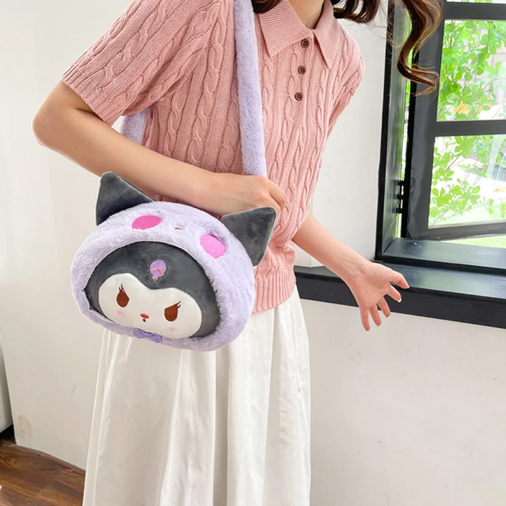 Sanrio Kuromi Pompompurin плюшевая косметичка Kawaii Cinnamoroll женская дорожная большая вместительная сумка через плечо с героями мультфильмов подарки для девочек
Sanrio Kuromi Pompompurin плюшевая косметичка Kawaii Cinnamoroll женская дорожная большая вместительная сумка через плечо с героями мультфильмов подарки для девочек