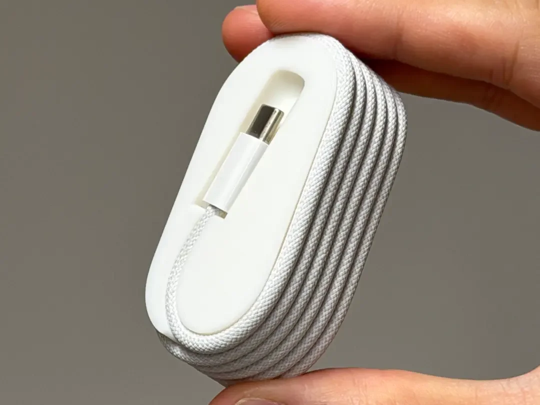 Obsessive-Compulsive Braided Cable Winder
Obsessive-Compulsive Braided Cable Winder