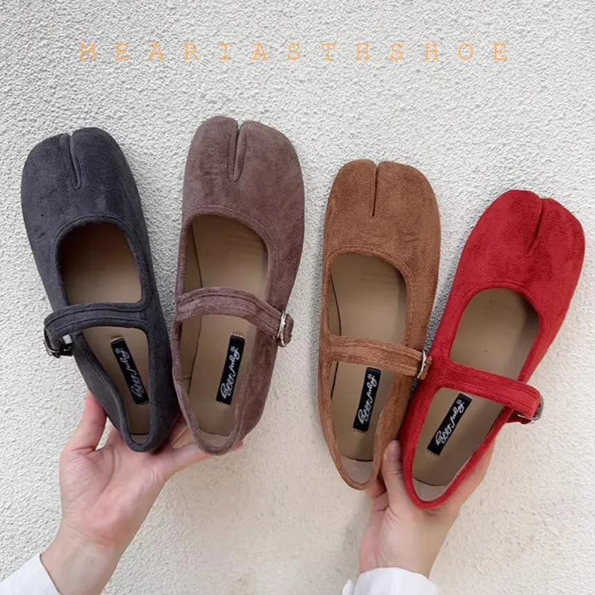 2026 Mary Jeans Tabis Shoes Woman Flats Ninja Mary Janes Split Toe Buckle Strap Loafers Ladies Ballet Shoes Soft Mocasines
2026 Mary Jeans Tabis Shoes Woman Flats Ninja Mary Janes Split Toe Buckle Strap Loafers Ladies Ballet Shoes Soft Mocasines