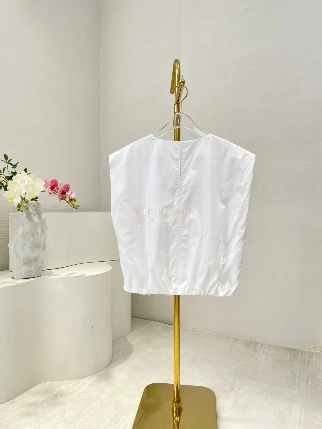 2025 Новые красивые блузки без рукавов кофейного/белого цвета 
2025 Новые красивые блузки без рукавов кофейного/белого цвета