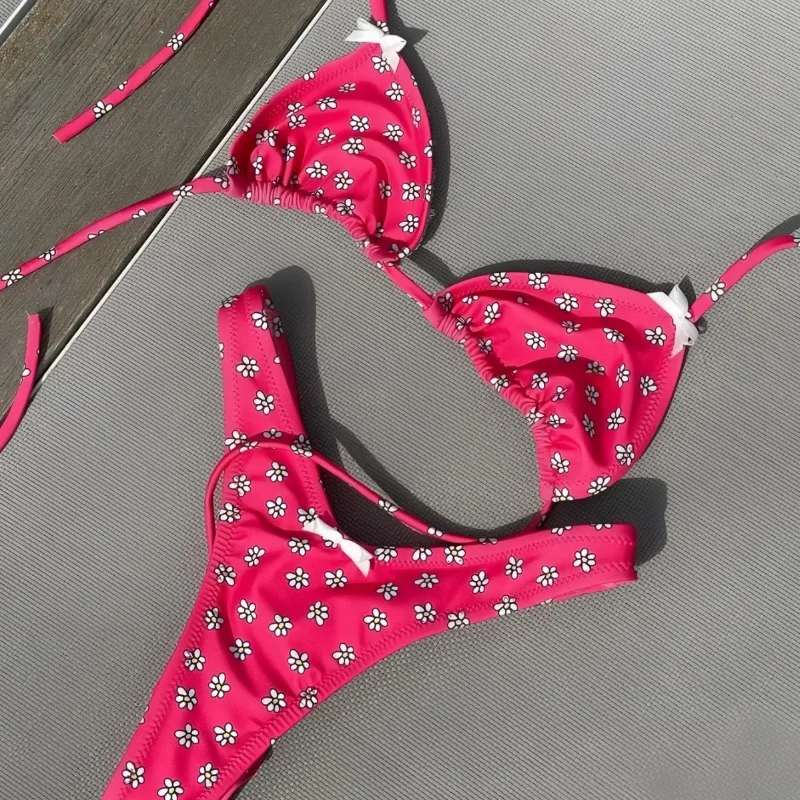 Flowers Printed Halter High Leg Cut Bikini Female Swimsuit Women Swimwear Two-pieces Bikini set Bather Bathing Suit Swim
Flowers Printed Halter High Leg Cut Bikini Female Swimsuit Women Swimwear Two-pieces Bikini set Bather Bathing Suit Swim