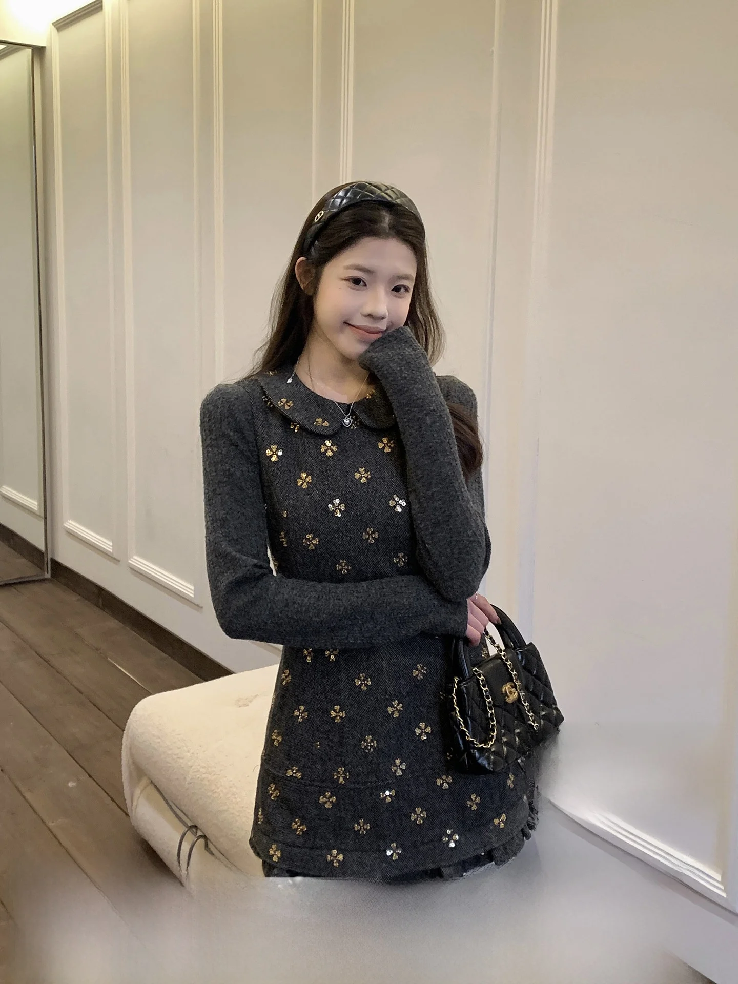 Новая зимняя юбка-трапеция из полиэстера с пайетками и вышивкой, приталенная, с эффектом стройности талии
Новая зимняя юбка-трапеция из полиэстера с пайетками и вышивкой, приталенная, с эффектом стройности талии