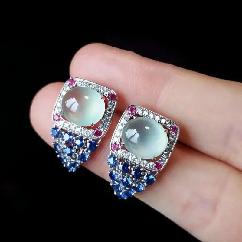 Spot high-ice clear water egg surface inlaid Sapphire stud earrings Myanmar high-end chalcedony ice earrings luxury
Spot high-ice clear water egg surface inlaid Sapphire stud earrings Myanmar high-end chalcedony ice earrings luxury