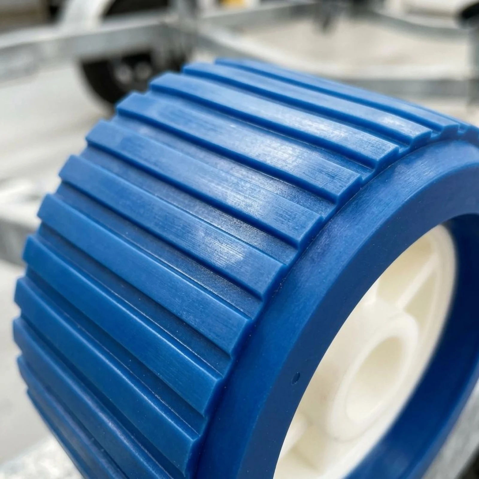 EVA Keel Roller 108 Mm Ribbed Keel Roller Blue High Precision Fit
EVA Keel Roller 108 Mm Ribbed Keel Roller Blue High Precision Fit