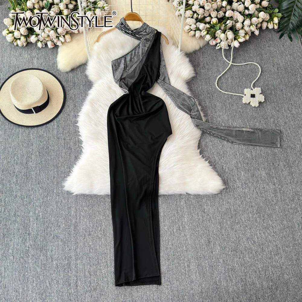 TWOTWINSTYLE Patchwork Sequin A Line Dress For Women Round Neck Flare Sleeve High Waist Spliced Lace Up Dresses Female KDR517690
TWOTWINSTYLE Patchwork Sequin A Line Dress For Women Round Neck Flare Sleeve High Waist Spliced Lace Up Dresses Female KDR517690