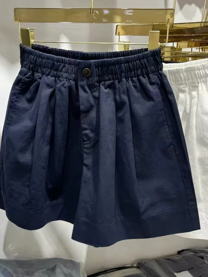 Elastic Waist A-Line Wide Leg Shorts Women's Summer 2026 Fashion Simple Loose Slimming Versatile Five-Quarter Pants
Elastic Waist A-Line Wide Leg Shorts Women's Summer 2026 Fashion Simple Loose Slimming Versatile Five-Quarter Pants