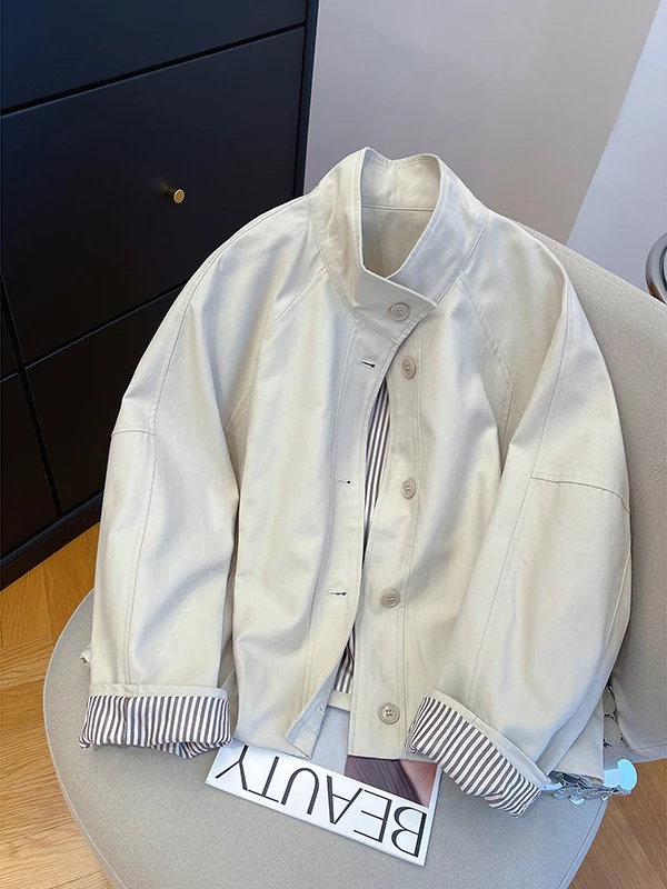 Elegant Plaid Lined Short Jacket Women's Loose Fit Stand Collar Slimming Outerwear Autumn Fashionable Top Quality Polyester
Elegant Plaid Lined Short Jacket Women's Loose Fit Stand Collar Slimming Outerwear Autumn Fashionable Top Quality Polyester