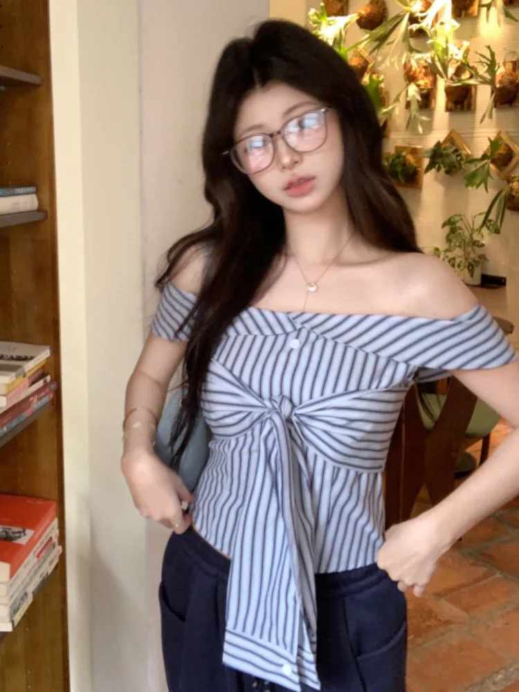 Blue Striped One Shoulder Shirt Women's Summer Design Sense Knot Exposure Shoulder Shirt Small Size Short Top Korean Style Sl...
Blue Striped One Shoulder Shirt Women's Summer Design Sense Knot Exposure Shoulder Shirt Small Size Short Top Korean Style Sl...