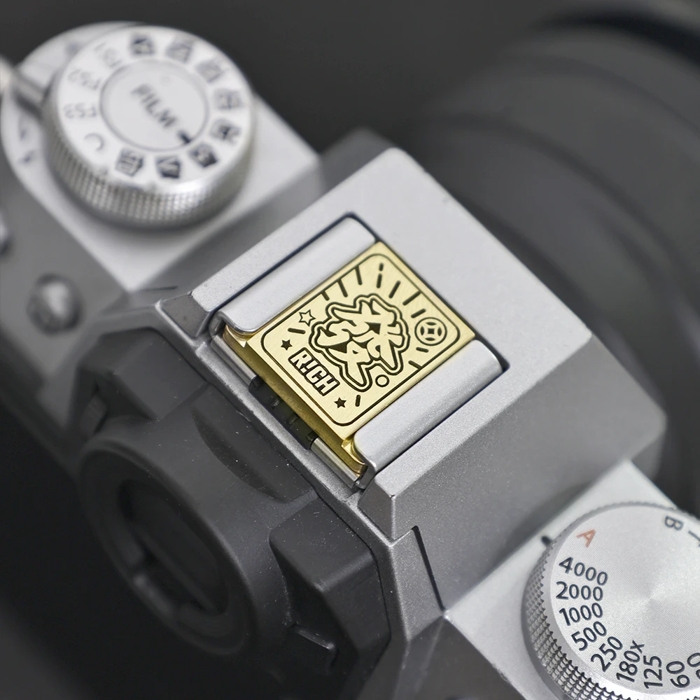 Латунный чехол для горячего башмака камеры подходит для Fuji беззеркальный XT50 X100VI XT4 XE4 XS20, пылезащитный чехол для горячего башмака
Латунный чехол для горячего башмака камеры подходит для Fuji беззеркальный XT50 X100VI XT4 XE4 XS20, пылезащитный чехол для горячего башмака