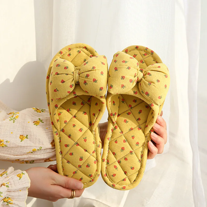 Women Home Slippers Lightweight Non-slip Indoor Floor Shoes Spring/Autumn Fashion Printed Fabric Silent Slipper Zapatillas Mujer
Women Home Slippers Lightweight Non-slip Indoor Floor Shoes Spring/Autumn Fashion Printed Fabric Silent Slipper Zapatillas Mujer