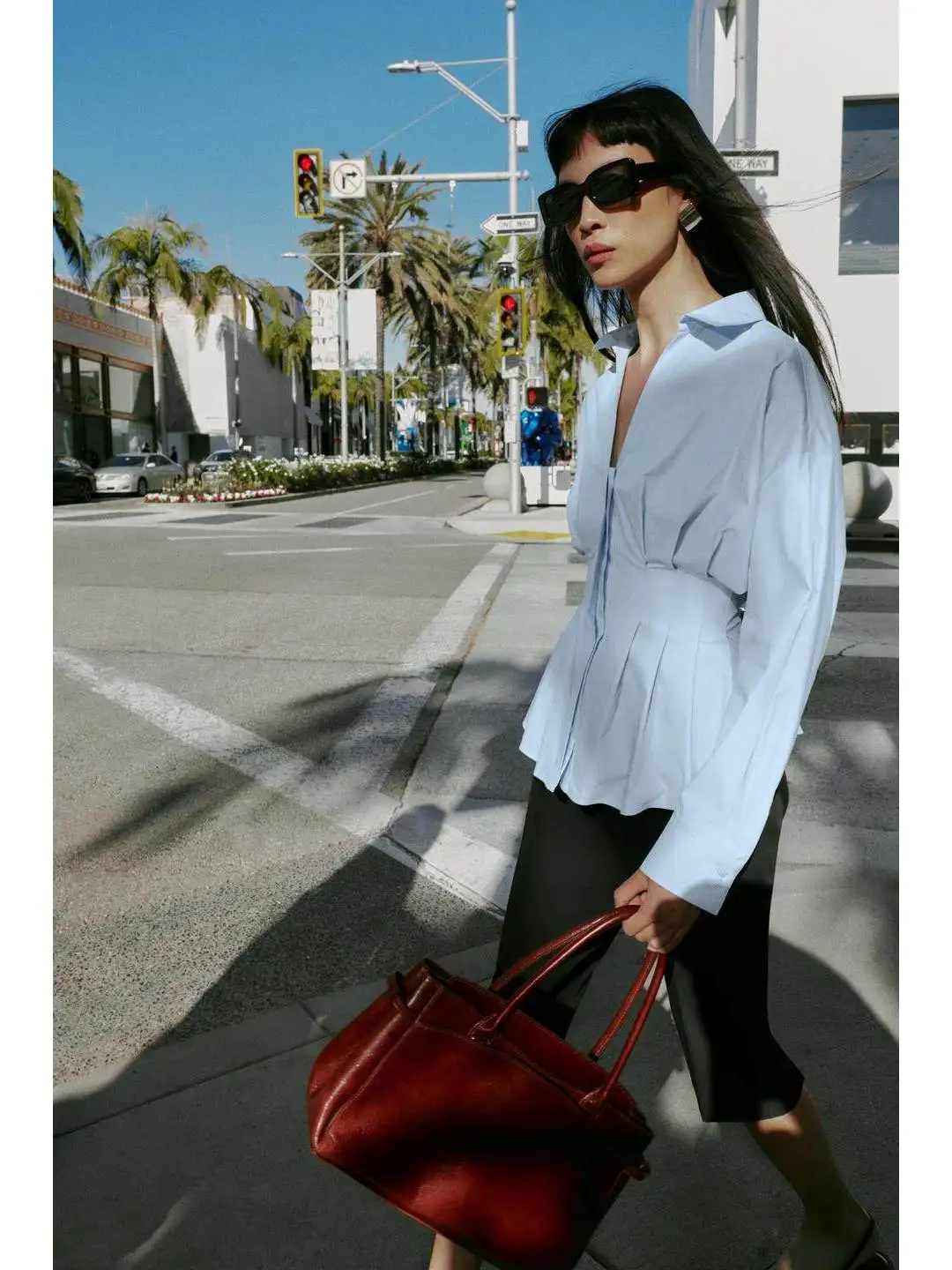 Зимний длинный све irt, женский повседневный дизайн с открытой талией, плиссированный откидной воротник, повседневный женский Irt среднего года
Зимний длинный све irt, женский повседневный дизайн с открытой талией, плиссированный откидной воротник, повседневный женский Irt среднего года