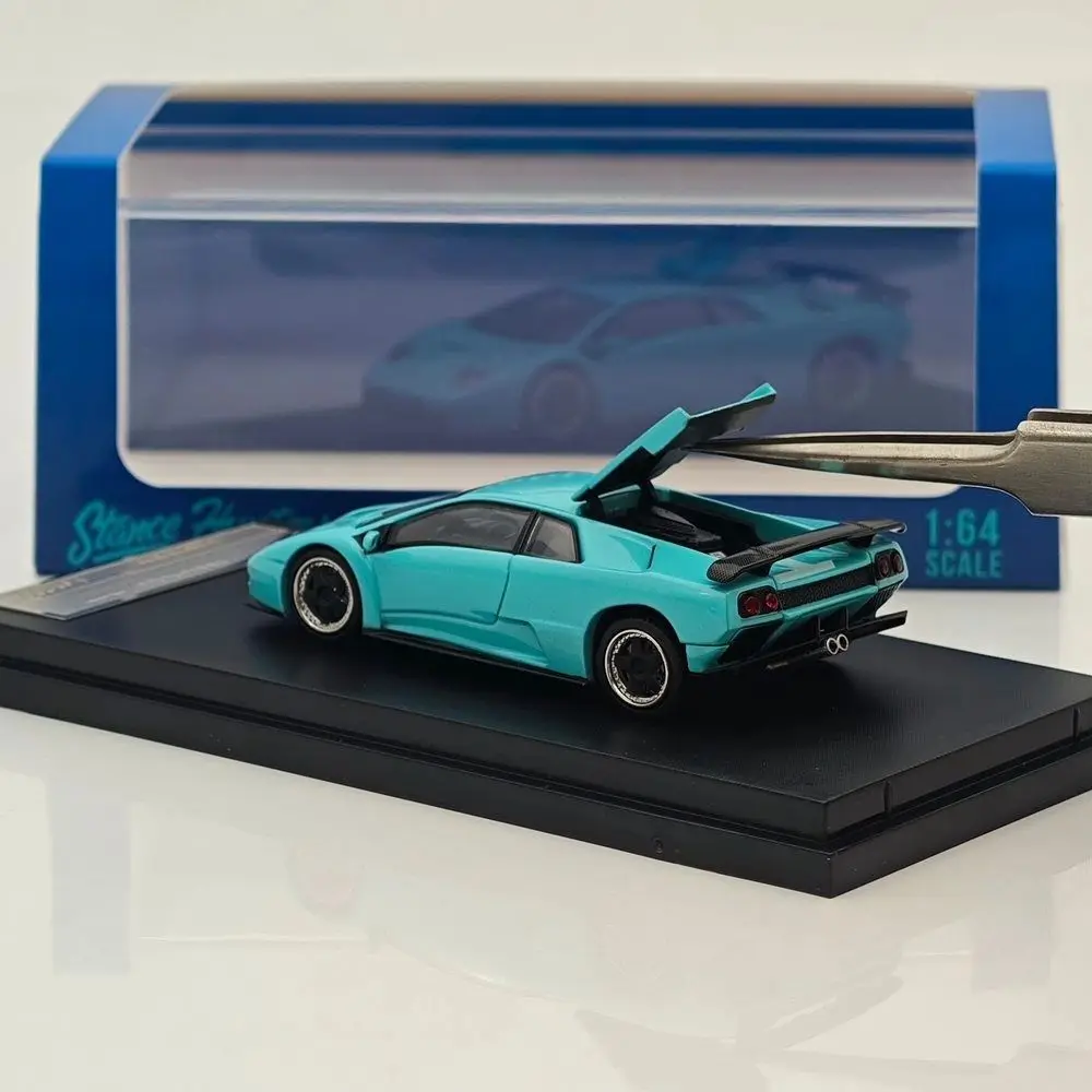 Stance Hunters SH 1/64 GT 1998 Racing Sports Model Diecast Model Car Limited Collection Toy Vehicle Models
Stance Hunters SH 1/64 GT 1998 Racing Sports Model Diecast Model Car Limited Collection Toy Vehicle Models