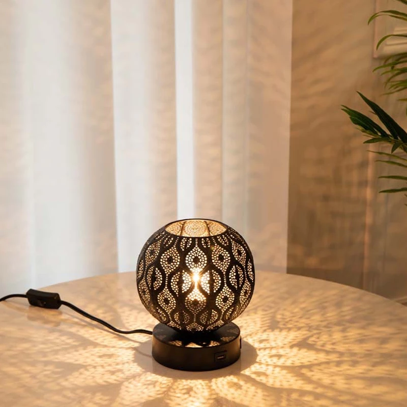 Hollow Iron Table Lamps for Living Room Modern Desk Lamp Bedroom Bedside Night Lamps Star Projection Light Fixtures Home Decor
Hollow Iron Table Lamps for Living Room Modern Desk Lamp Bedroom Bedside Night Lamps Star Projection Light Fixtures Home Decor