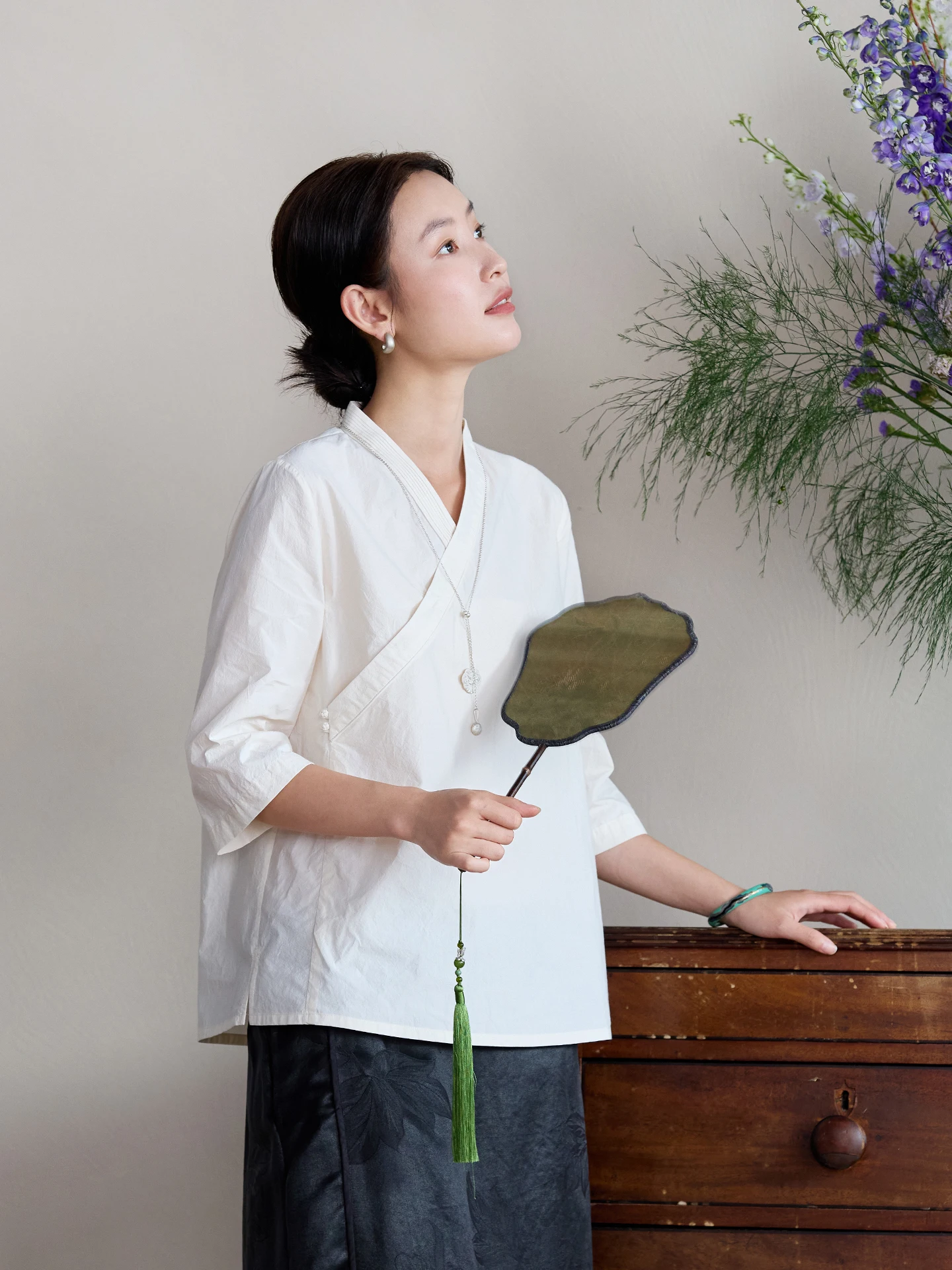 Женский топ Cloud Intention Original из 100% хлопка: дышащий, мягкий, свободный крой, с перекрестным воротником, повседневный стиль
Женский топ Cloud Intention Original из 100% хлопка: дышащий, мягкий, свободный крой, с перекрестным воротником, повседневный стиль