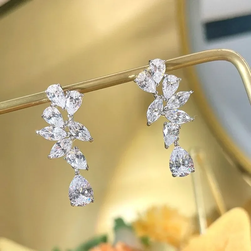 100% 925 Sterling Silver White Sapphire High Carbon Diamonds Gemstone 18K Gold Plated Drop Dangle Earrings Fine Jewelry
100% 925 Sterling Silver White Sapphire High Carbon Diamonds Gemstone 18K Gold Plated Drop Dangle Earrings Fine Jewelry