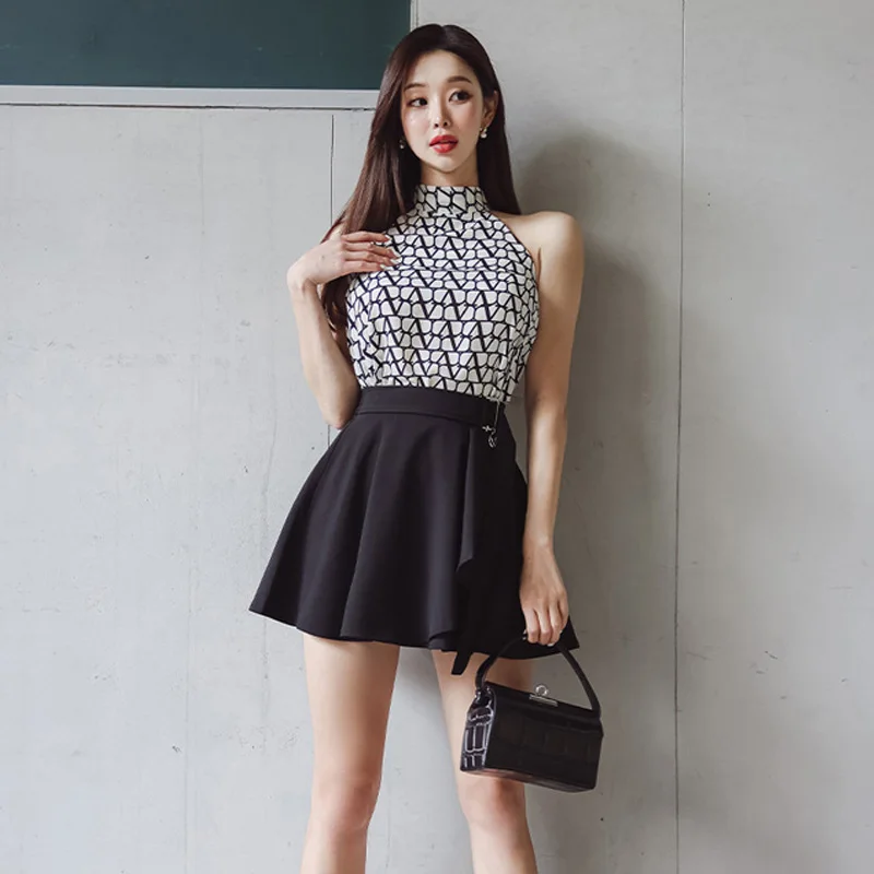 European Korean Style Summer Goddess Print Top And Short Skirt Set with Lace Hemline Two Piece Set Hanging Neck Design
European Korean Style Summer Goddess Print Top And Short Skirt Set with Lace Hemline Two Piece Set Hanging Neck Design