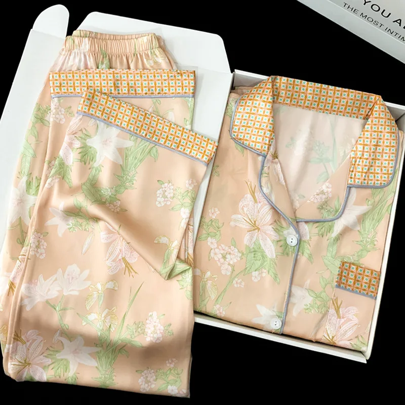 Spring and Autumn Women's New Ice Silk Pajamas Homewear Set Women's Long Sleeve Rustic Style Floral Printed Pajamas Homewear
Spring and Autumn Women's New Ice Silk Pajamas Homewear Set Women's Long Sleeve Rustic Style Floral Printed Pajamas Homewear