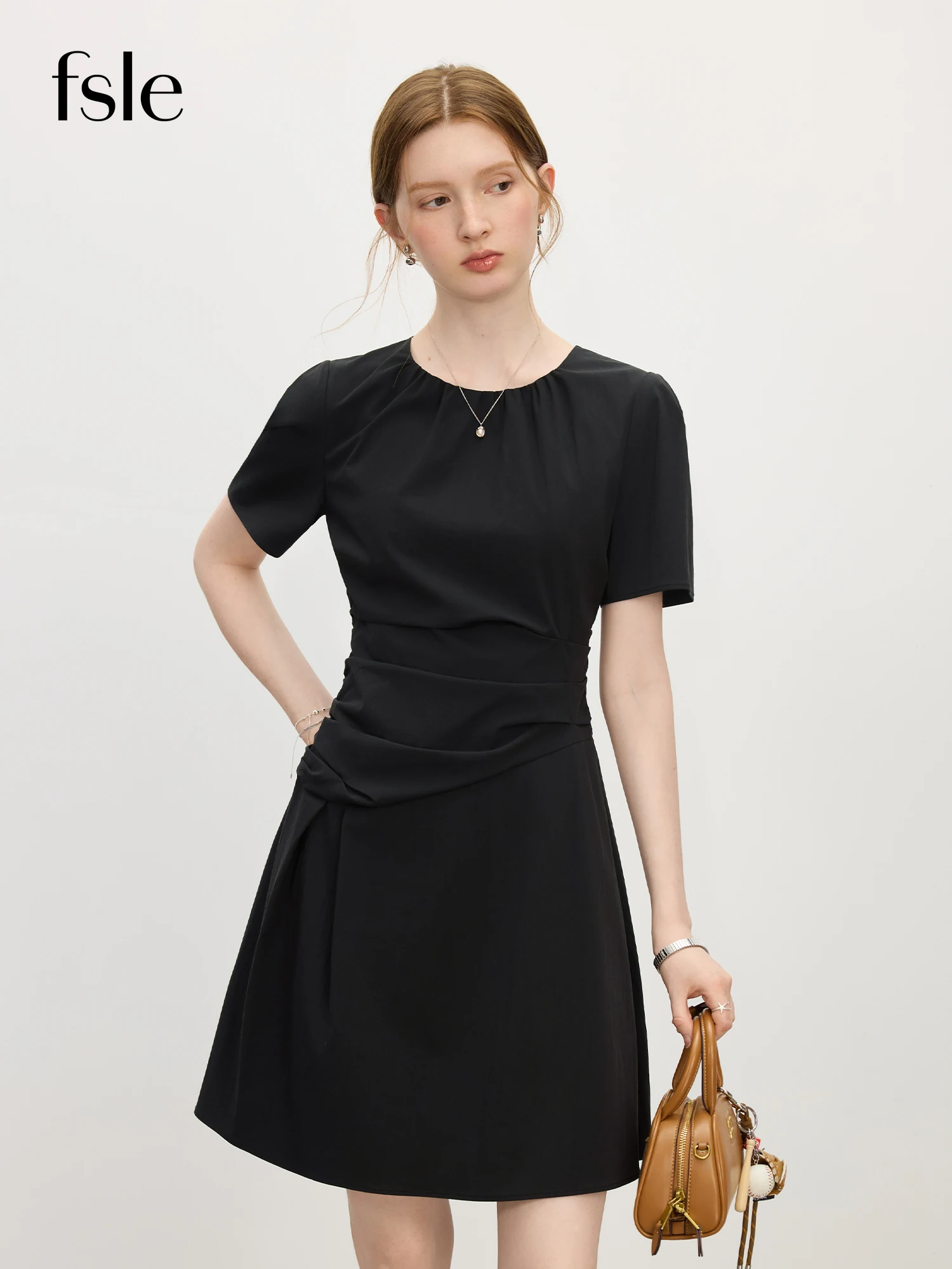 FSLE Black Temperament Waist A-line Dress for Women Summer 2025 New Slim Fit 25FS12744+25FS12742
FSLE Black Temperament Waist A-line Dress for Women Summer 2025 New Slim Fit 25FS12744+25FS12742