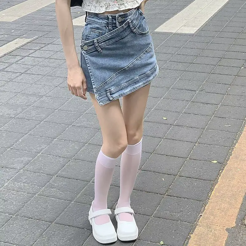 Джинсовые орты неправильной формы, женские осенние новые большие размеры, утягивающие брюки трапециевидной формы с широкими штанинами, юбка
Джинсовые орты неправильной формы, женские осенние новые большие размеры, утягивающие брюки трапециевидной формы с широкими штанинами, юбка