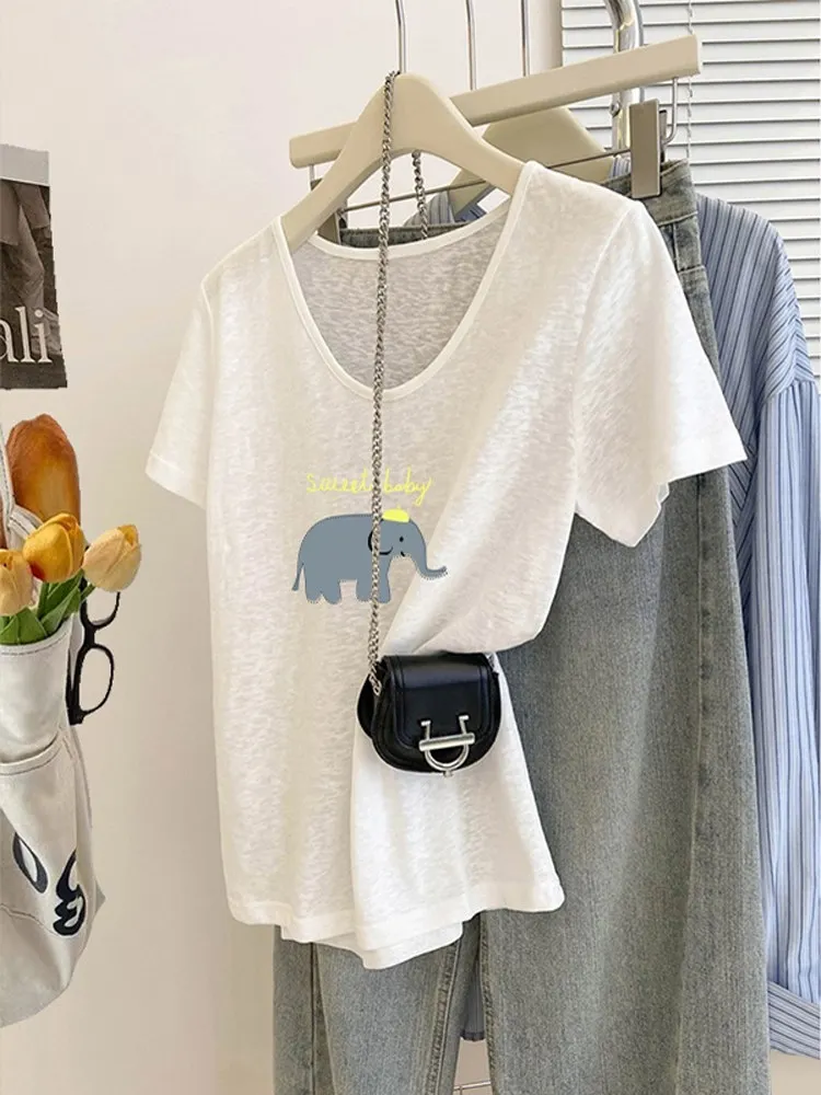 plus Size Women's V-Neck Short Sleeve T-Shirt Loose Fit Slimming Top Korean Style Summer New Arrival Cartoon Print Casual Wear
plus Size Women's V-Neck Short Sleeve T-Shirt Loose Fit Slimming Top Korean Style Summer New Arrival Cartoon Print Casual Wear