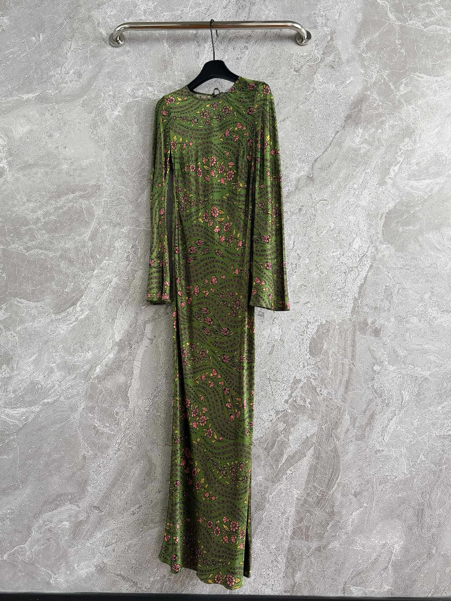 Women's Green Floral Print Maxi Dress Long Sleeve Round Neck Bodycon Party Dresses Silk Vintage Elegant High Quality Chic Casual
Women's Green Floral Print Maxi Dress Long Sleeve Round Neck Bodycon Party Dresses Silk Vintage Elegant High Quality Chic Casual