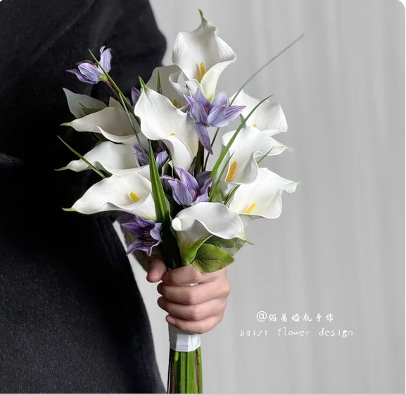 Bride diy hand-held flowers white purple Korean calla lily licensed bouquet wedding waterfall lily of the valley artificial flow
Bride diy hand-held flowers white purple Korean calla lily licensed bouquet wedding waterfall lily of the valley artificial flow
