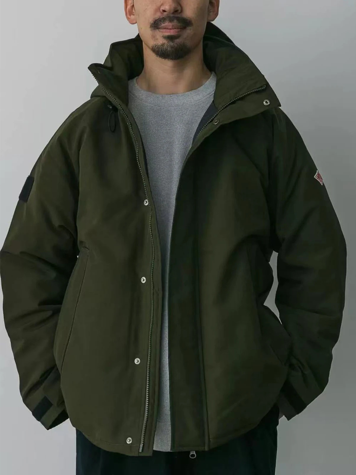 Japanese Sle Men's Thiened down Jaet Du down Outdoor Windproof Warm Winter Coat with Hood Waterproof Polyester Fabric
Japanese Sle Men's Thiened down Jaet Du down Outdoor Windproof Warm Winter Coat with Hood Waterproof Polyester Fabric