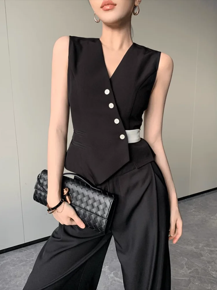 Black Suit Vest Women Summer Elegance Lightweight Irregular Slim Fit V-neck Sleeveless Short Top Commute Style Pure Color
Black Suit Vest Women Summer Elegance Lightweight Irregular Slim Fit V-neck Sleeveless Short Top Commute Style Pure Color