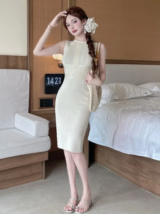 Slim Fit Knitted Dress round Neck Sleeveless Midi Length Commute Style Women Summer Slimming Waist Cinched Skirt City Commute
Slim Fit Knitted Dress round Neck Sleeveless Midi Length Commute Style Women Summer Slimming Waist Cinched Skirt City Commute