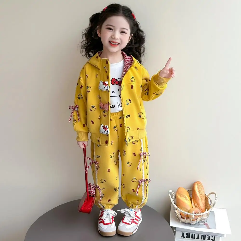 Спортивный костюм Sanrio Hello Kitty для девочек, весенне-осенний, модная куртка и спортивные брюки, новинка 2026 года, повседневный комплект из 2 предметов с мультяшным принтом
Спортивный костюм Sanrio Hello Kitty для девочек, весенне-осенний, модная куртка и спортивные брюки, новинка 2026 года, повседневный комплект из 2 предметов с мультяшным принтом