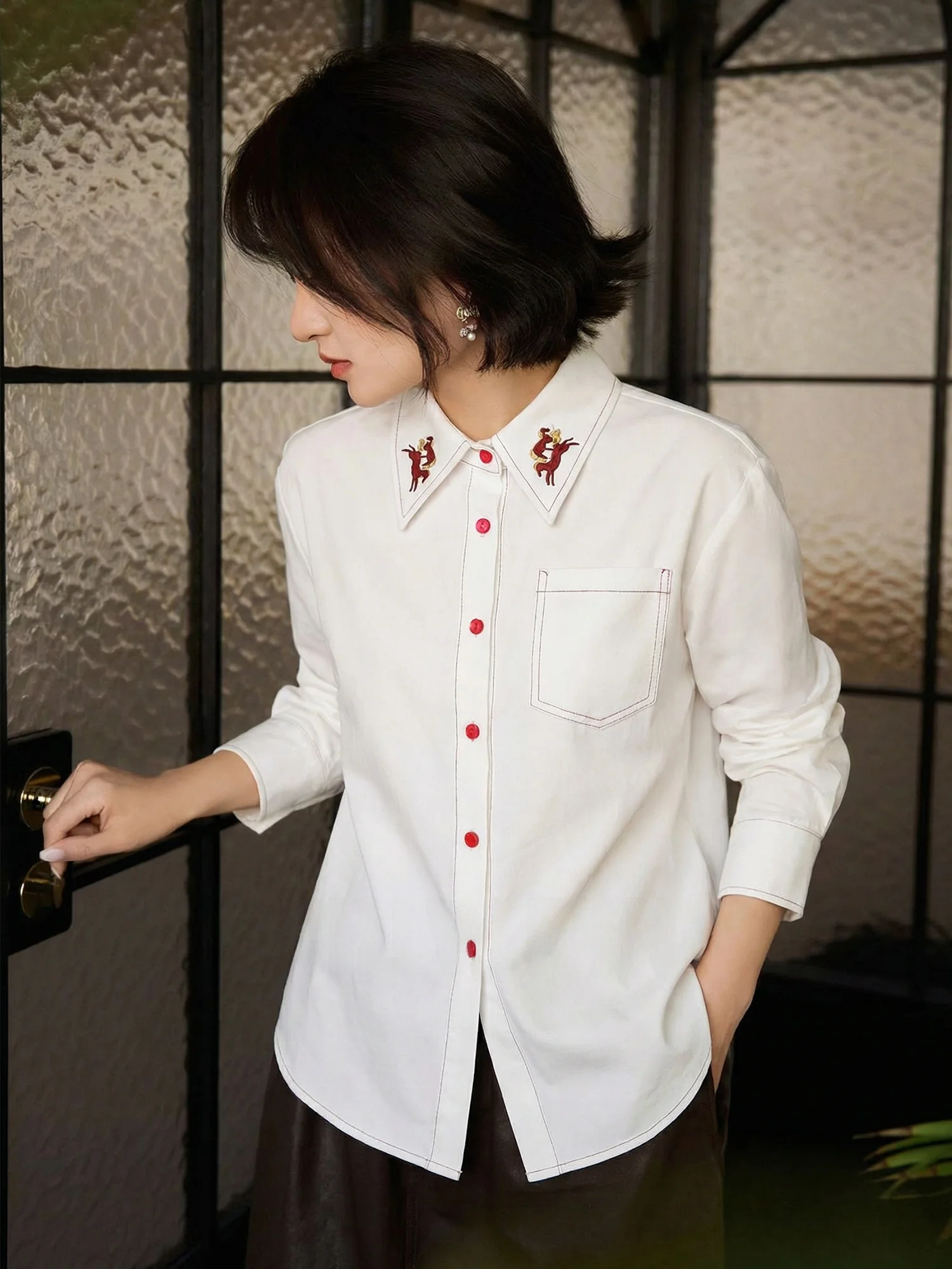 Ele Long Sve Embroidered Silk Cotton irt Women's Spring Faionable Turn-down Collar Year Design Denim irt J...
Ele Long Sve Embroidered Silk Cotton irt Women's Spring Faionable Turn-down Collar Year Design Denim irt J...