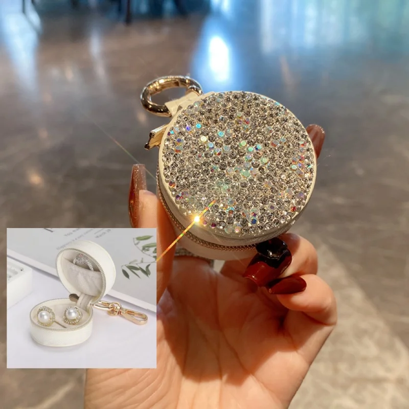 Портативная мини-шкатулка для украшений с бриллиантами, дорожный органайзер для серег, колец, ожерелий, милый кулон-подвеска для сумки
Портативная мини-шкатулка для украшений с бриллиантами, дорожный органайзер для серег, колец, ожерелий, милый кулон-подвеска для сумки