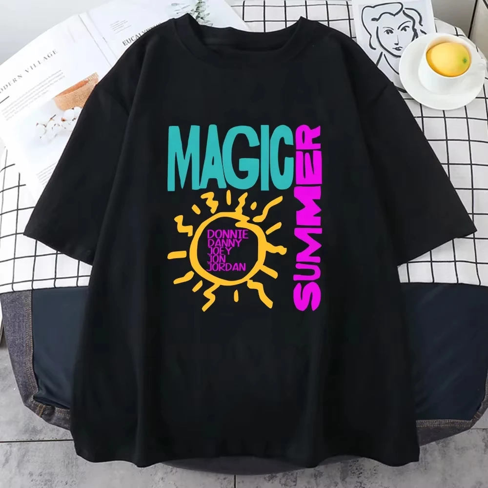 A men's short sleeved T-shirt made of pure cotton with a NKOTB Magic pattern printed on it,regular style,oversized retro top
A men's short sleeved T-shirt made of pure cotton with a NKOTB Magic pattern printed on it,regular style,oversized retro top