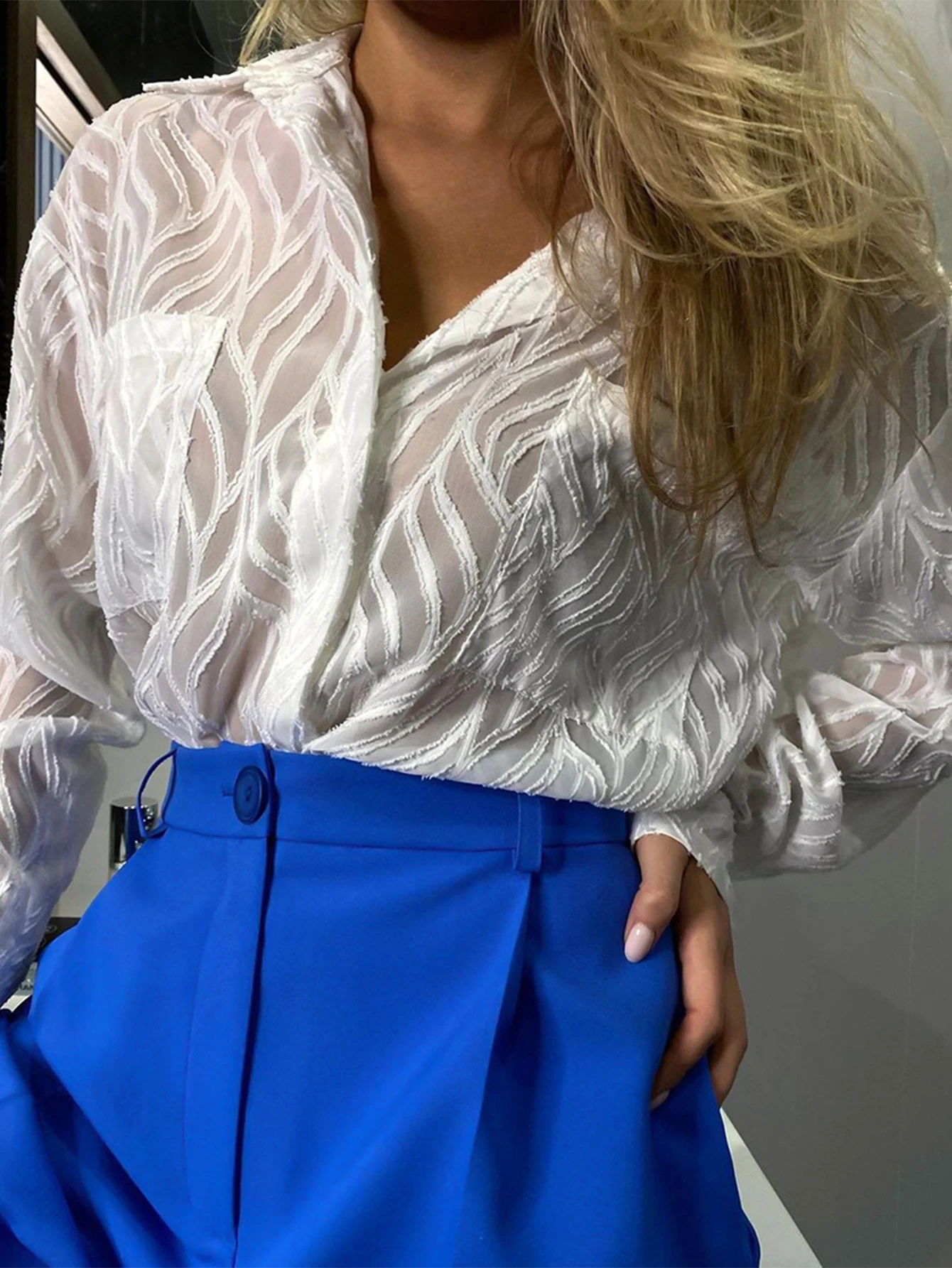 Женская осенняя повседневная полупрозрачная рубашка, однобортный модный повседневный топ с манжетами и воротником для женщин
Женская осенняя повседневная полупрозрачная рубашка, однобортный модный повседневный топ с манжетами и воротником для женщин