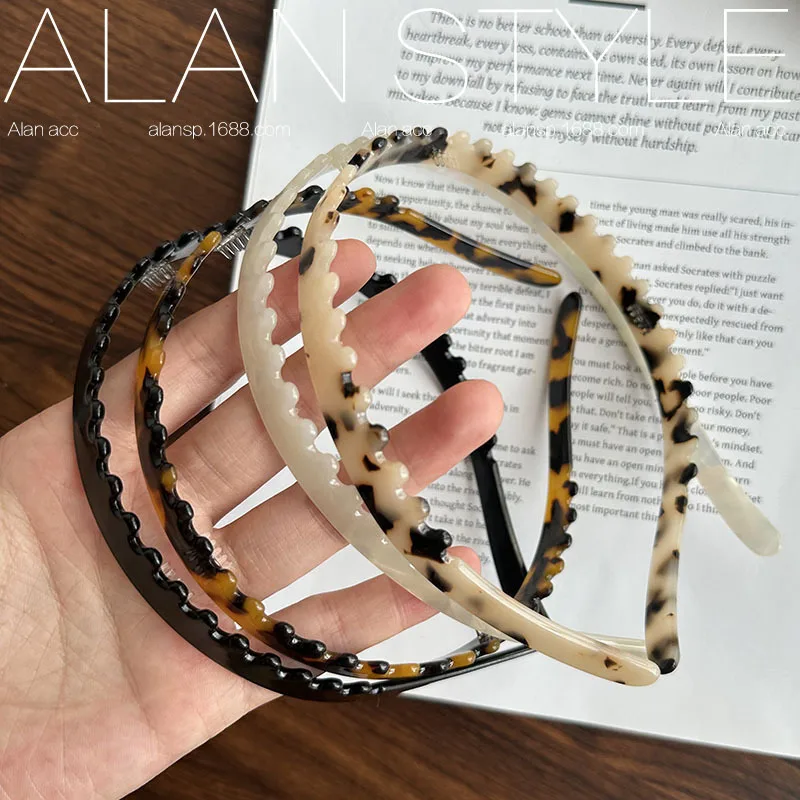 New high-grade acetic acid headband women's non-slip hairpin thin headband pressure hair upgrade light luxury elegant hair accessories
New high-grade acetic acid headband women's non-slip hairpin thin headband pressure hair upgrade light luxury elegant hair accessories